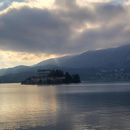 Beautiful Place A Lago D'Orta Mit Direktem Seezugang 奥梅尼亚 外观 照片